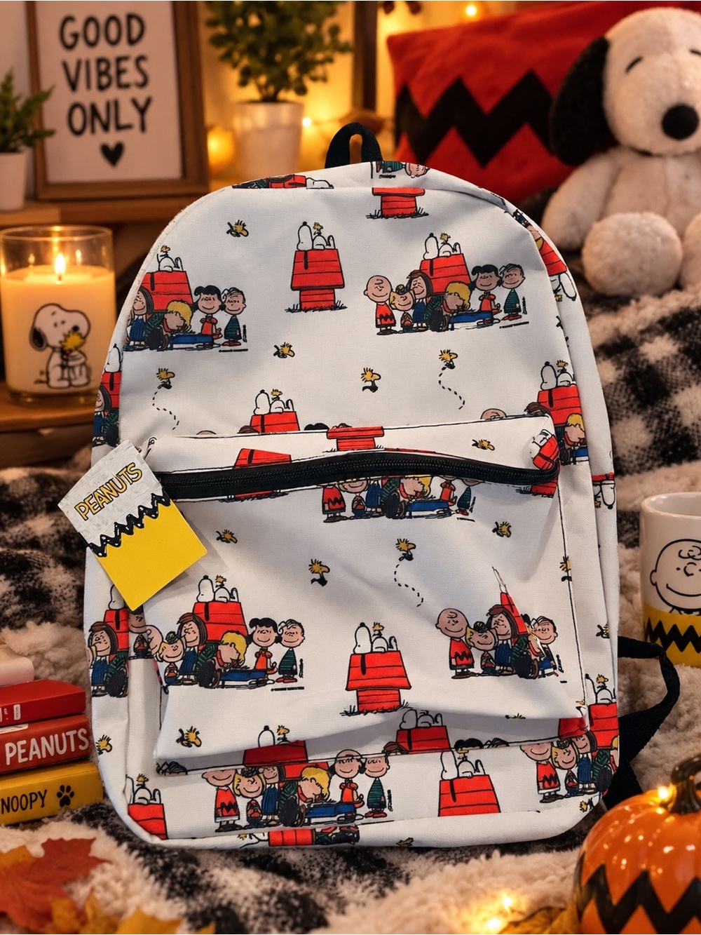 Peanuts' White Snoopy Pattern Backpack